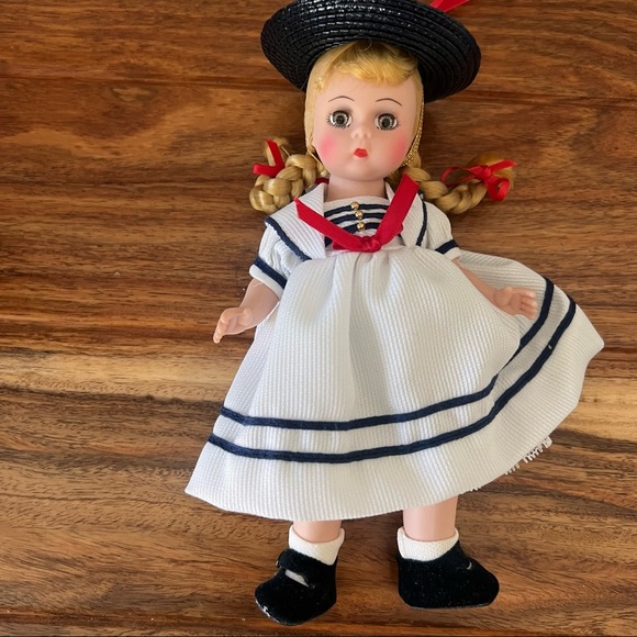Vintage Bon Voyage Little Miss Magnim 8 in Madame Alexander Doll - Picture 2 of 10